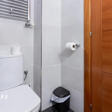 Diagonal Forum Apartment
